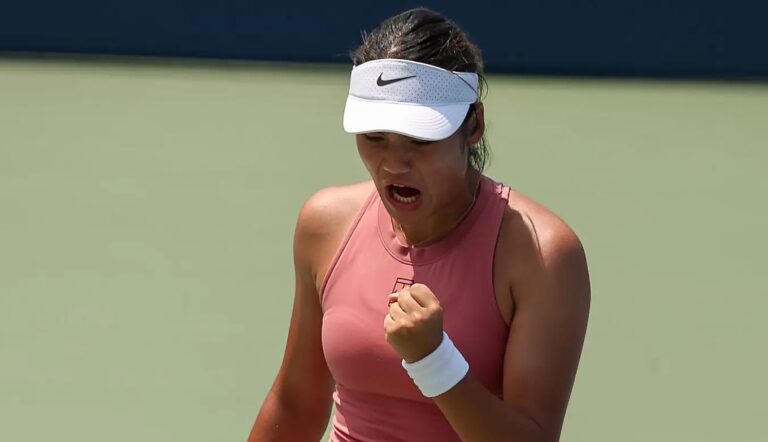 Raducanu continua em bom nível e avança no WTA 1000 de Montreal