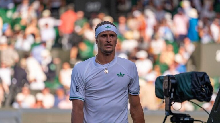 Zverev desiste de última hora de Gstaad após admitir problemas de saúde mental