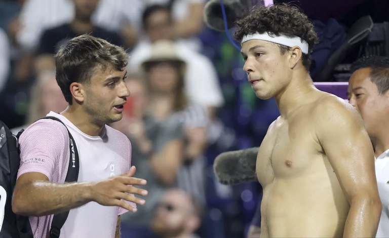 [VÍDEO] Tenso! Cobolli e Shelton tiram satisfações na rede após jogo em Toronto