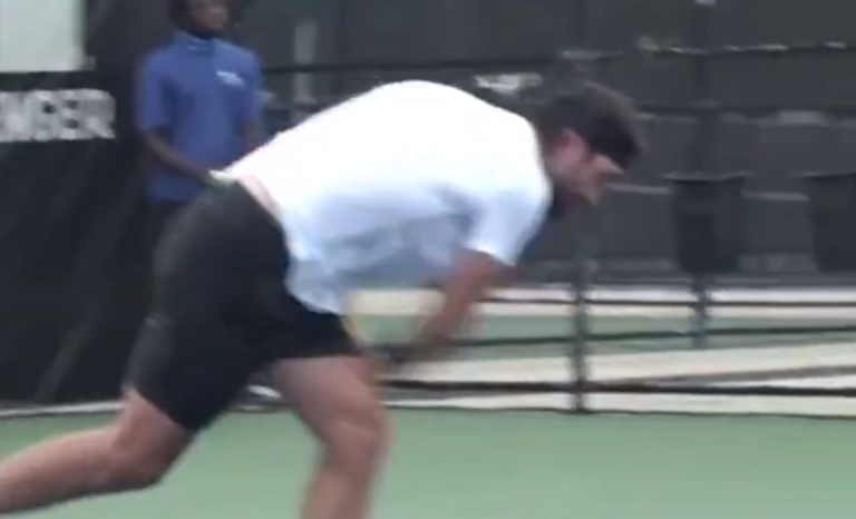 [VÍDEO] Insólito: Basilashvili venceu e… partiu a raquete no final do jogo