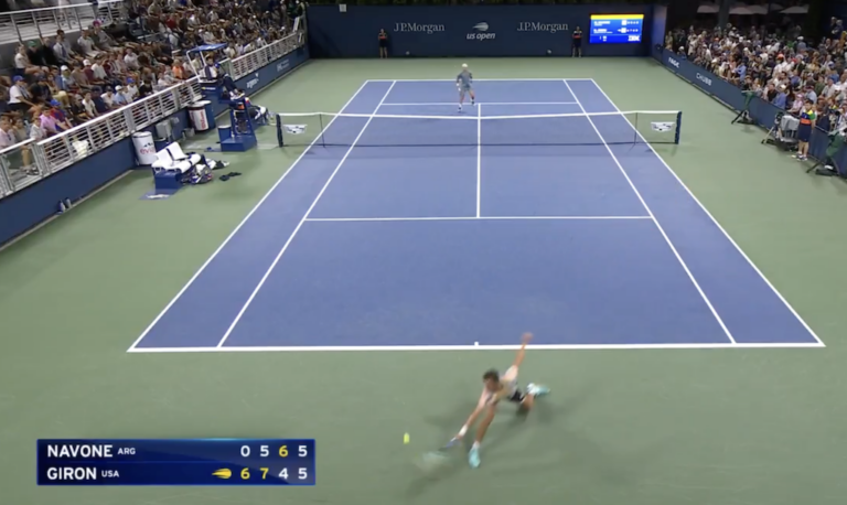 [VÍDEO] Navone ganha um dos pontos… do ANO no primeiro dia do US Open