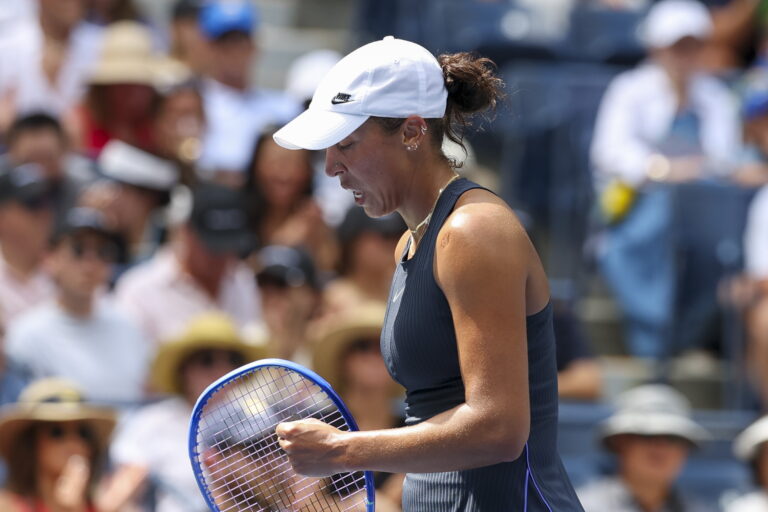 Keys dispara 89 erros não forçados e cai na estreia do US Open; Rybakina atropela