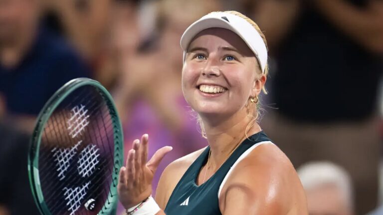 Tauson quer mais: “Já ganhei de Sabalenka e Swiatek, tenho que ser top 10”