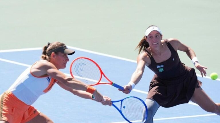 Luisa Stefani passa por dupla da casa e se garante nas oitavas do US Open