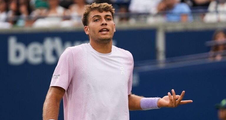 Cobolli: «Sinner e Alcaraz dão-me o estímulo para crescer»