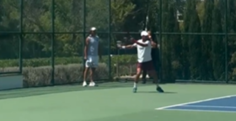 [VÍDEO] Djokovic treina em resort de luxo em Montenegro de olho no US Open