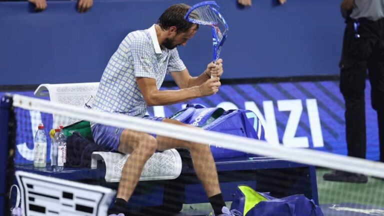 Medvedev multado em 42.500 dólares pelo caos provocado no US Open