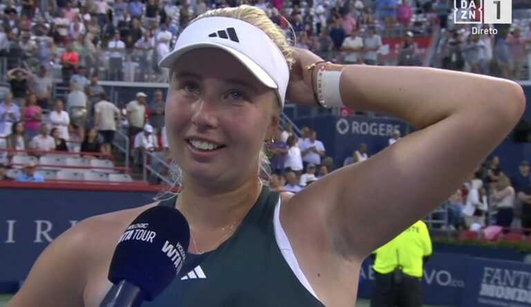 Tauson em lágrimas: “Depois de ganhar de Swiatek, me contaram que o meu avô faleceu”