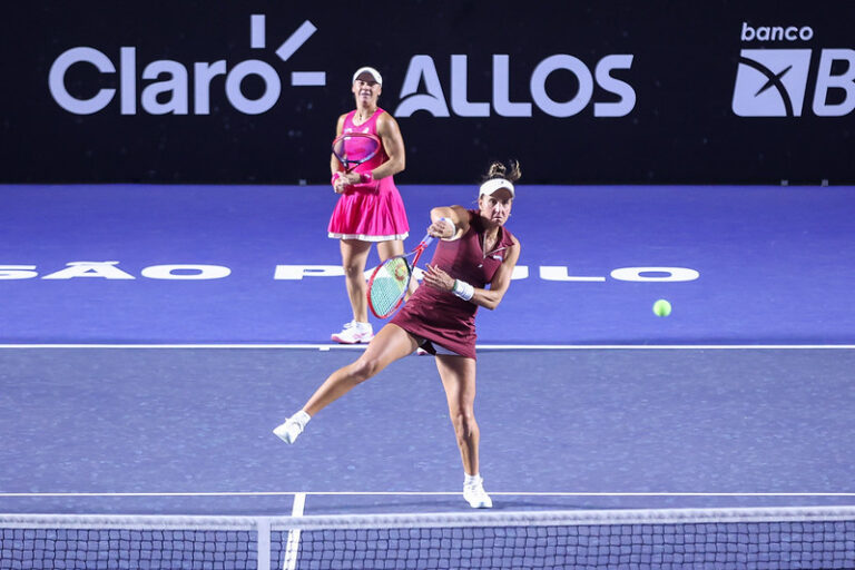 Ingrid Martins e Laura Pigossi vencem Bia Haddad e Candiotto no SP Open