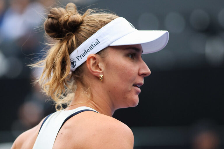 Bia Haddad cai para Zarazua nas quartas do SP Open