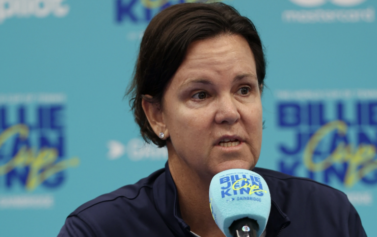 Lindsay Davenport renova como capitã da Billie Jean King Cup
