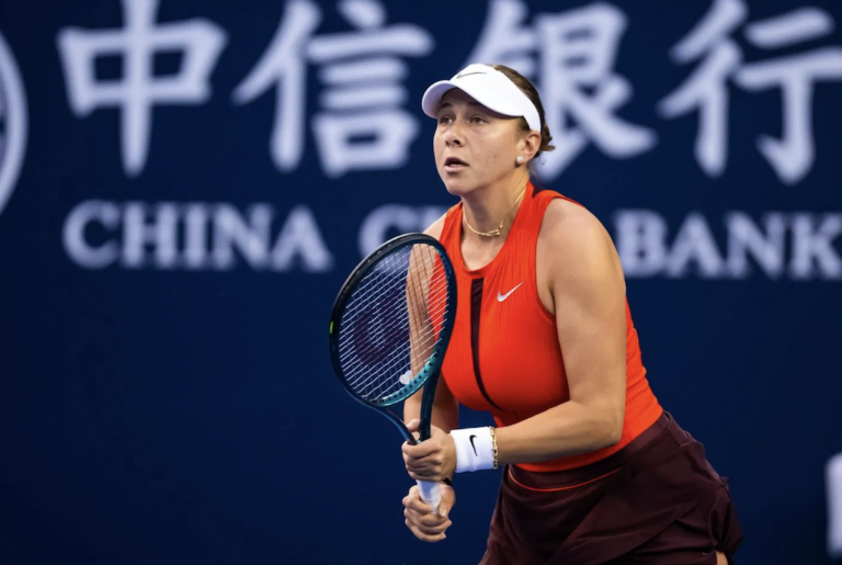 Anisimova continua em grande e alcança algo que só Swiatek tinha conseguido