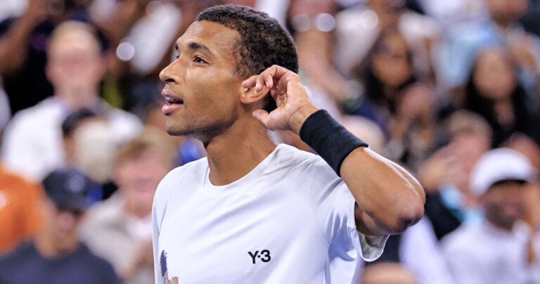 Aliassime bate De Minaur em batalha incrível e volta às ‘meias’ de um Slam quatro anos depois