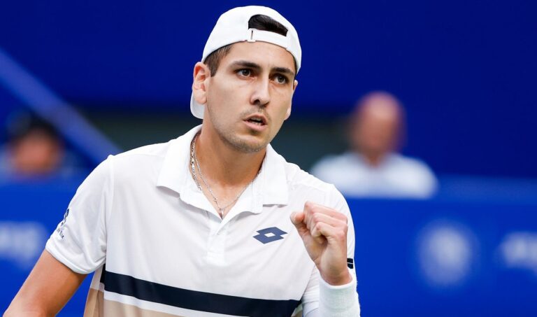 ÉPICO. Tabilo salva match points e conquista o título no ATP 250 de Chengdu