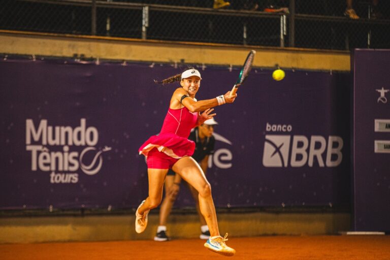 Três brasileiras estreiam na chave de simples do WTA 125 de Florianópolis nesta segunda-feira