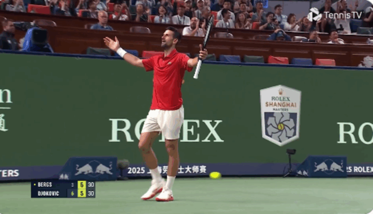 [VÍDEO] ABSURDO: O inacreditável ponto que prova que Djokovic é mesmo uma muralha