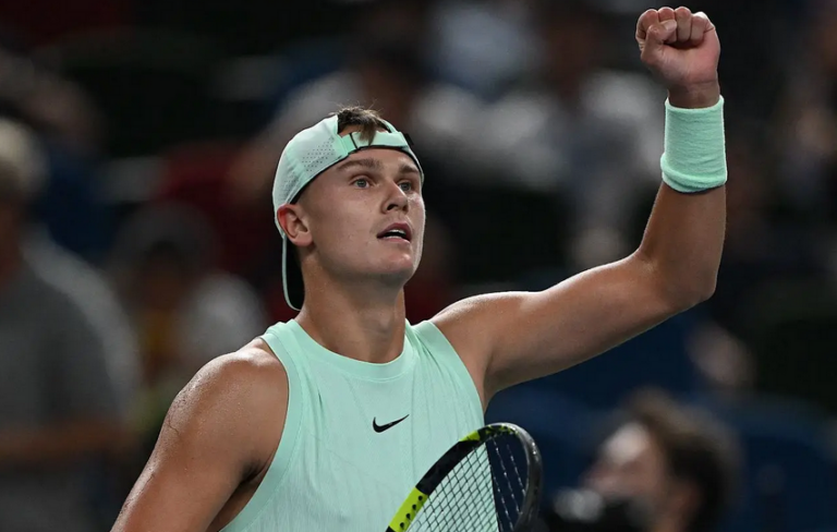 Tien não descansa e avança; Rune também triunfa na China