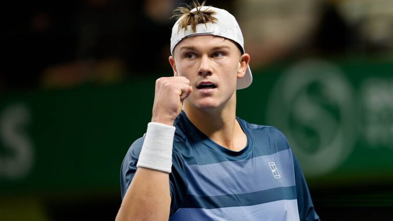 Rune sobrevive a duro teste e marca duelo com Humbert nas ‘meias’ em Estocolmo