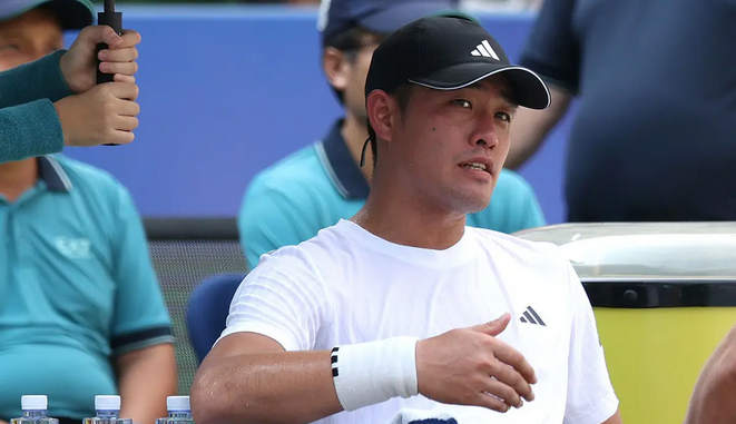 Zhou perde, Wu desiste e China continua sem vitórias em Xangai