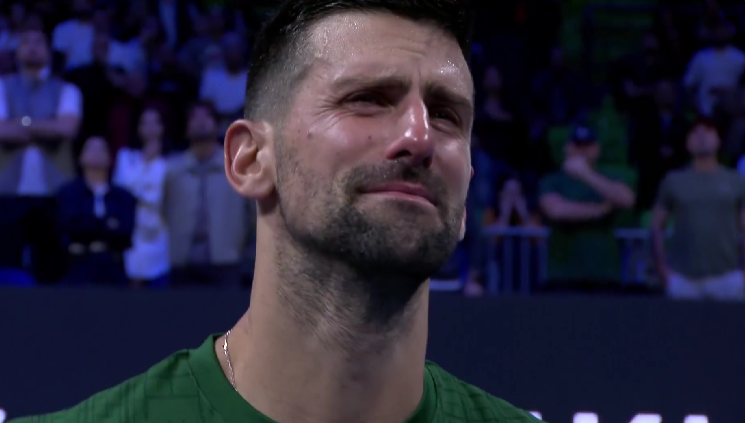 [VÍDEO] Djokovic desfaz-se em lágrimas ao recordar o falecimento do seu ‘Pai do Ténis’