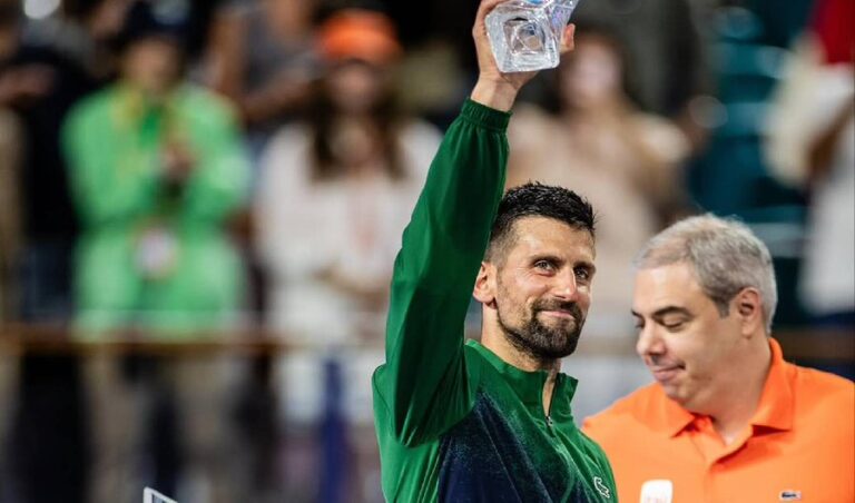 Djokovic ultrapassa Federer e torna-se no jogador com mais títulos em piso rápido da história