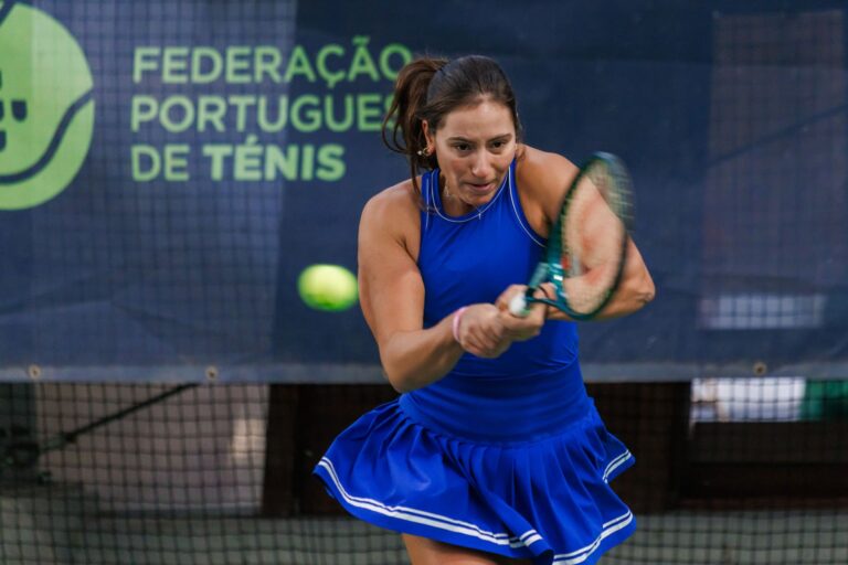 Francisca Jorge segue para os ‘quartos’ em Oeiras após desistência da irmã Matilde