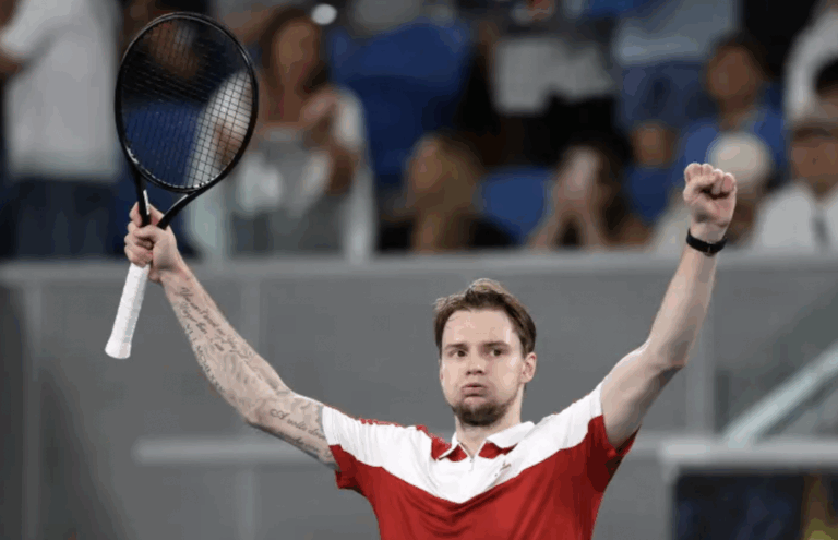 Bublik continua perfeito e faz história pessoal rumo à terceira ronda no Australian Open