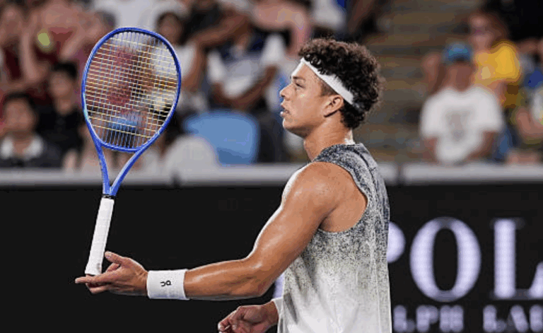 Shelton e o conflito no Médio Oriente: «É algo que temos constantemente na cabeça…»