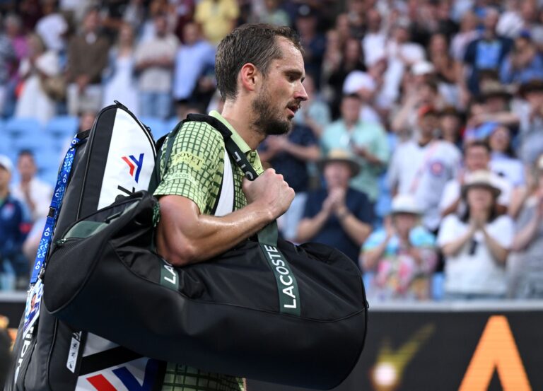 Medvedev resignado após humilhação: «Senti-me assim poucas vezes na vida»