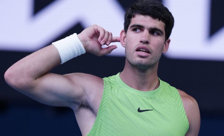 HERÓICO: Alcaraz resiste a batalha memorável de 5h27 e estreia-se na final do Australian Open