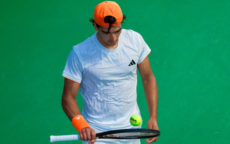 Henrique Rocha e Tiago Pereira também perdem na 1.ª ronda do Indoor Oeiras Open