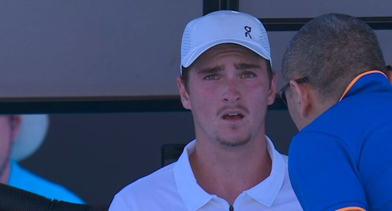 João Fonseca não resiste e cai na estreia do Australian Open