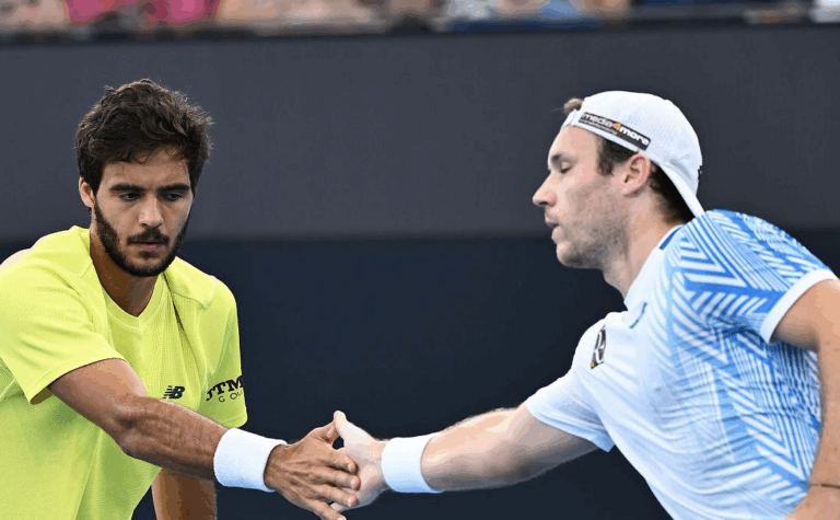 Francisco Cabral dispõe de dois match points mas cai contra uma das melhores duplas do mundo no Dubai