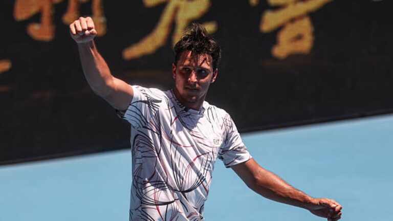 Luciano Darderi e o conto de fadas em Melbourne: «Consegui melhorar muito o meu nível em piso rápido»