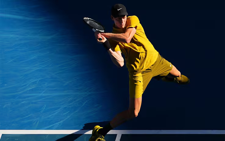 Sinner perde set mas bate Auger-Aliassime na Rod Laver Arena