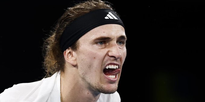 [VÍDEO] Zverev destrói raqueta e desabafa frente a Hurkacz: «Não joga há dois anos e serve a 230km/h»