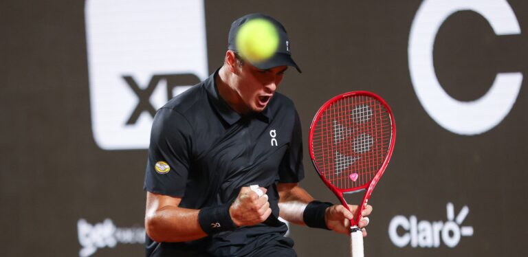 João Fonseca vence Monteiro na estreia do Rio Open e conquista primeira vitória do ano