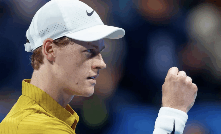 Sinner volta a vencer rumo aos ‘quartos’ em Doha