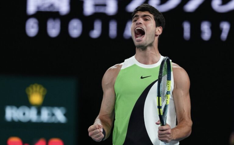 Alcaraz derrota Djokovic e entra para a história com primeiro título no Australian Open