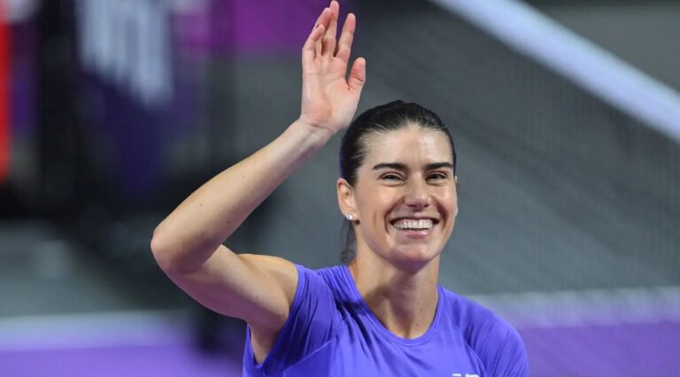Cirstea atropela Raducanu e conquista título em casa no último ano da sua carreira