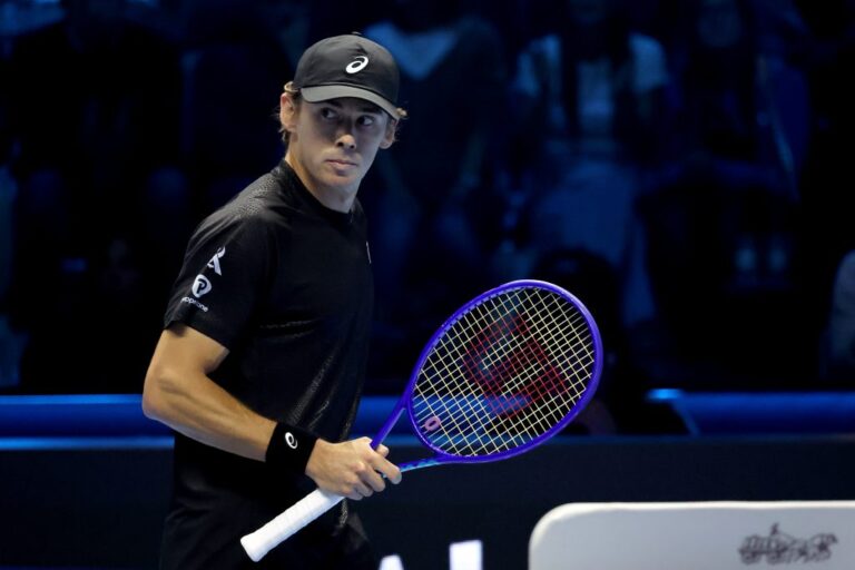 Alex De Minaur regressa à final e promete “ir a jogo sem arrependimentos”