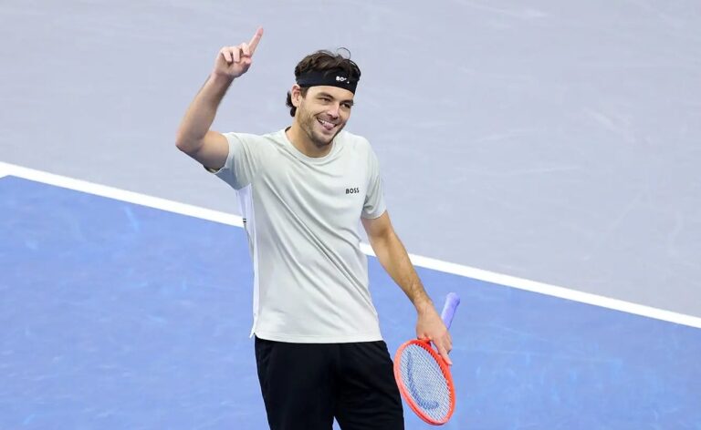 Fritz sobrevive a longa batalha e avança em Dallas