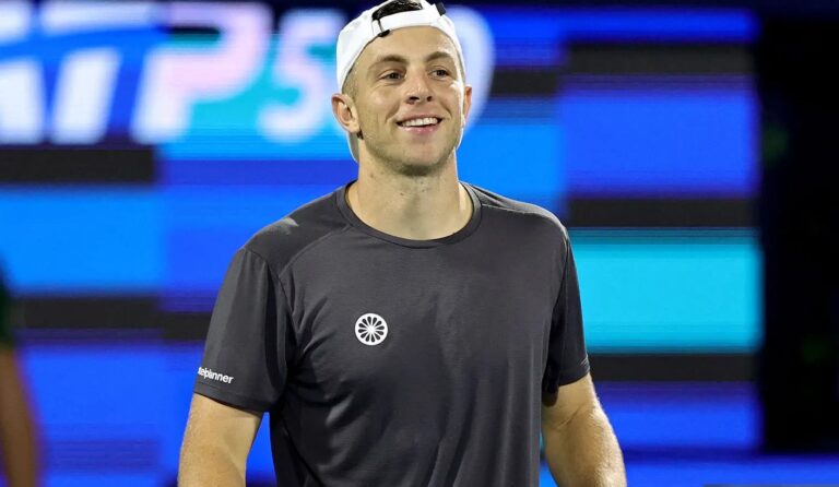 Incrível: Griekspoor mal se mexe, mas elimina Rublev e está na final do Dubai