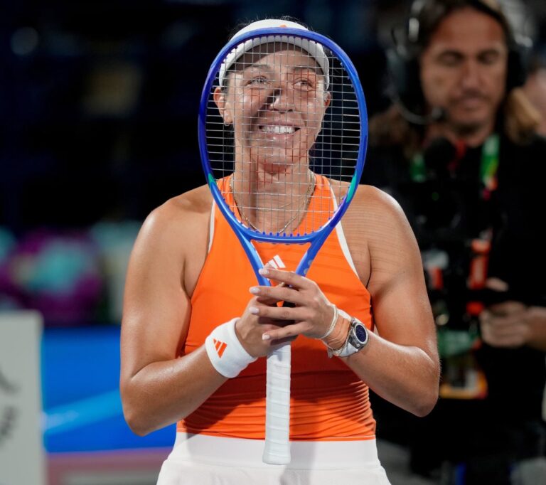 Pegula não dá hipóteses a Svitolina no Dubai e volta a conquistar um WTA 1000 ano e meio depois
