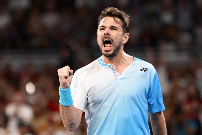 Com Federer nas bancadas, Wawrinka vence de forma tranquila rumo aos ‘oitavos’ no Dubai