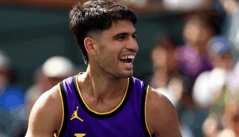 Alcaraz regressa a Indian Wells com Lebron nas costas e… uma ‘mullet’ na cabeça