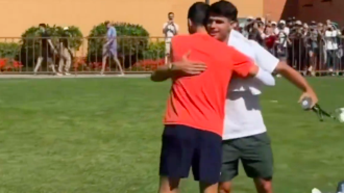 [VÍDEO] Alcaraz e Djokovic reencontraram-se em Indian Wells e não faltou boa disposição