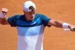 Rune dá show rumo ao título em Barcelona contra um Alcaraz que sai com alarmes ligados